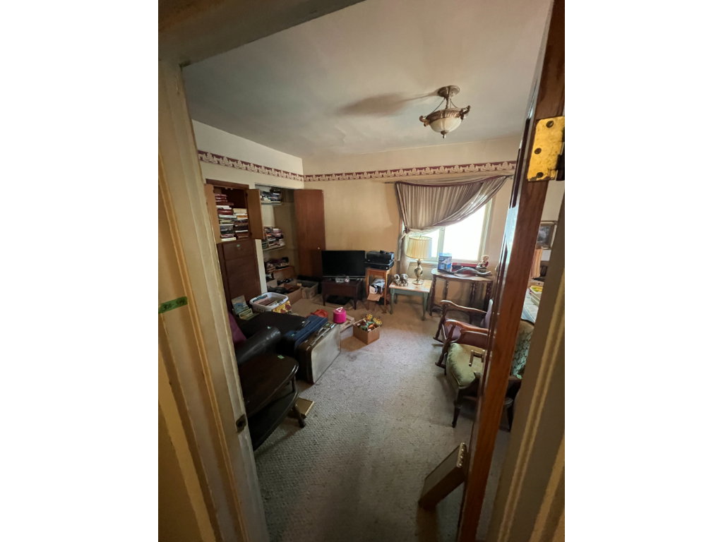 4 Upstairs 3