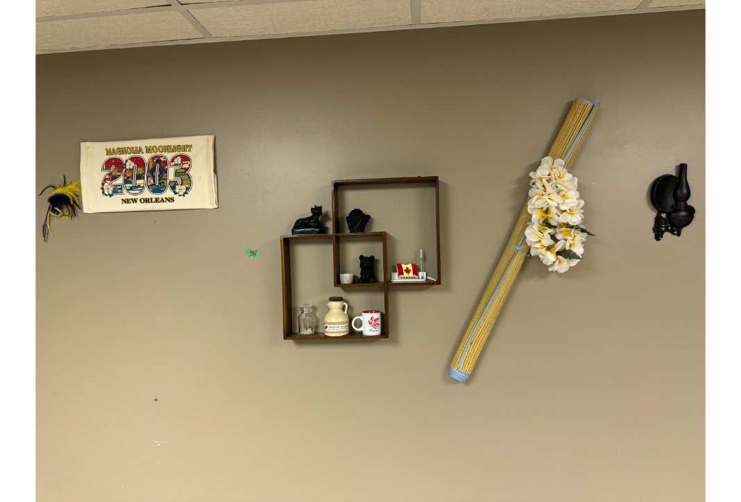 381 1