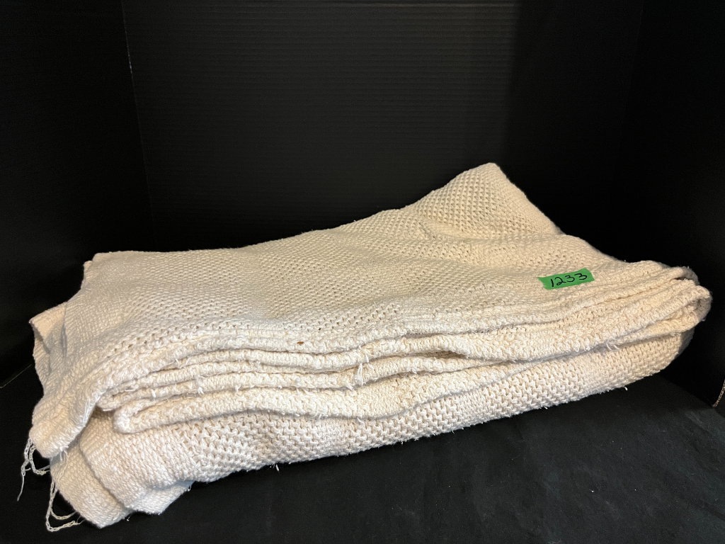 1233 1