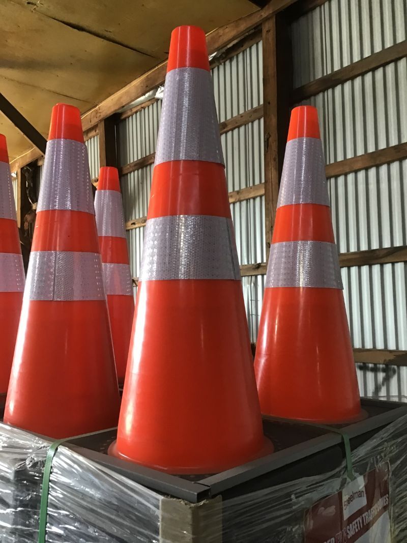 1077