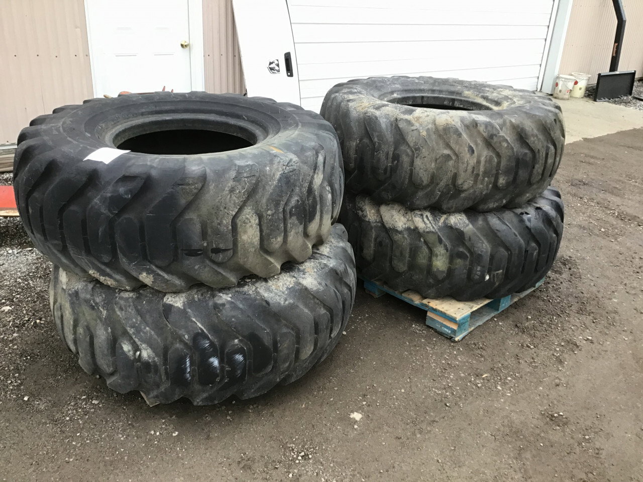 959