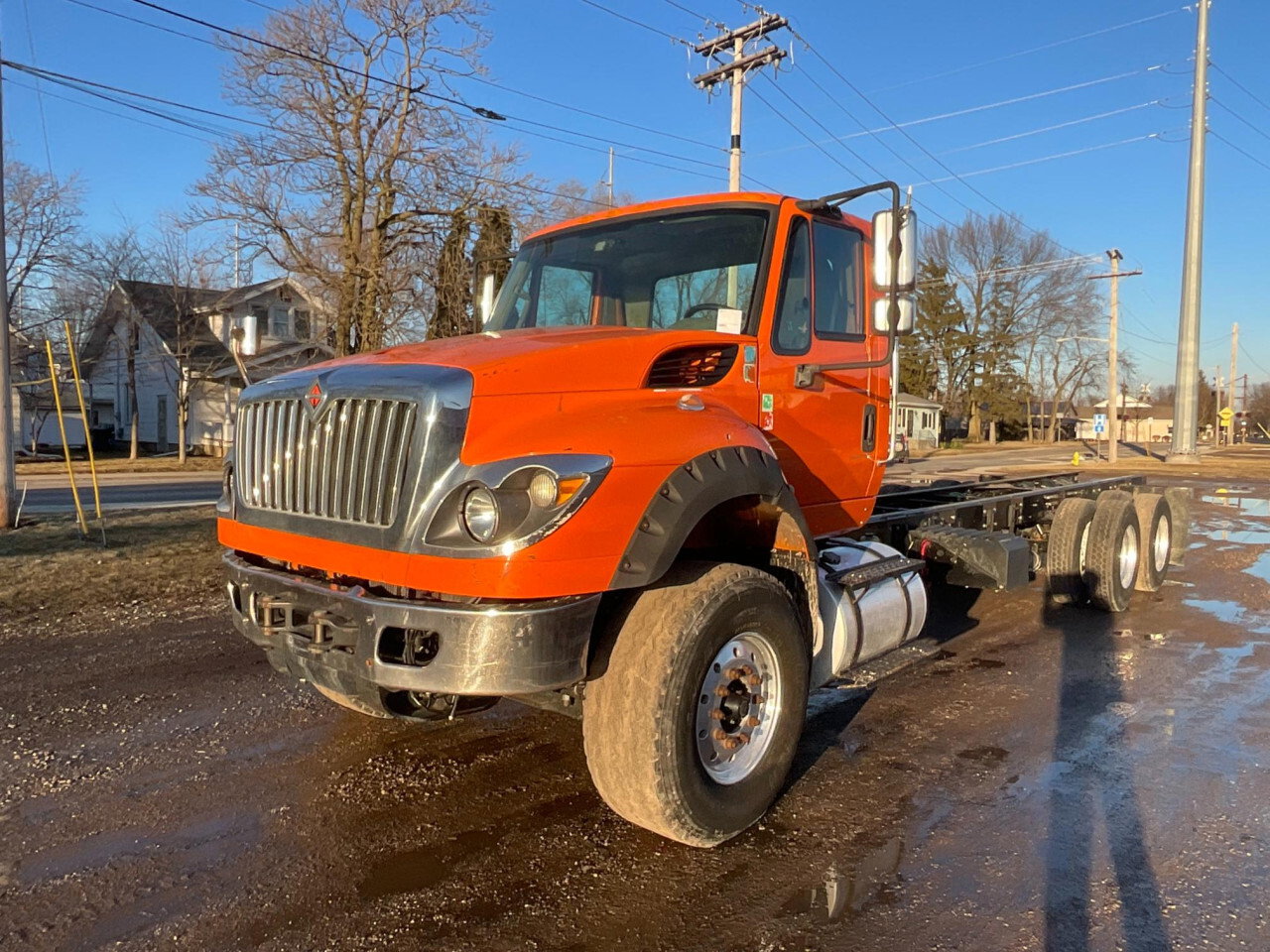 3200