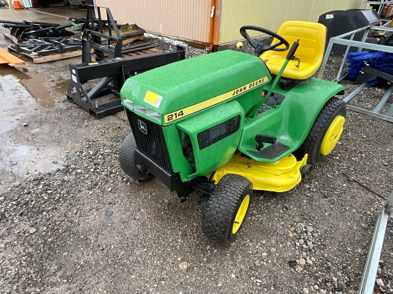 4572